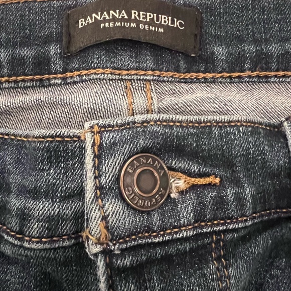Banana Republic Raw Hem Premium Denim Girlfriend Jeans Size 30P - Picture 3 of 10